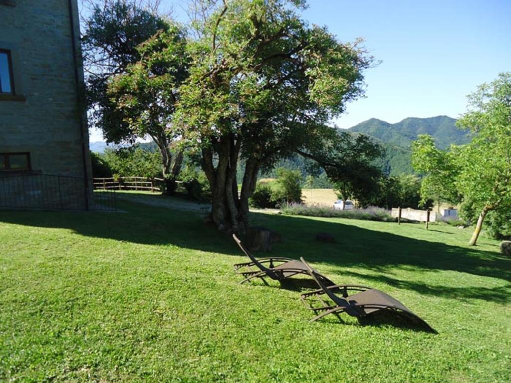 Agriturismo I Monti Di Salecchio パラッツオーロ・スル・セーニオ エクステリア 写真