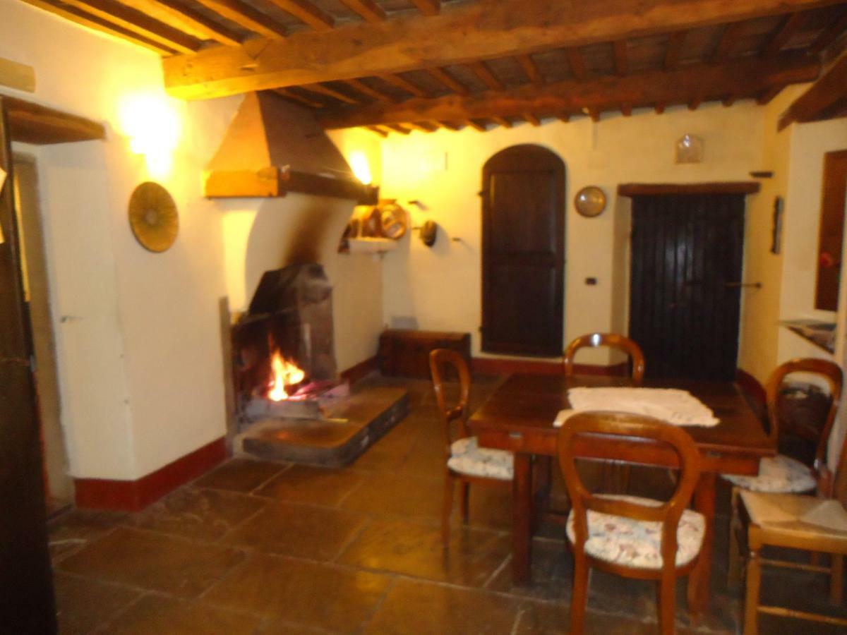Agriturismo I Monti Di Salecchio パラッツオーロ・スル・セーニオ エクステリア 写真